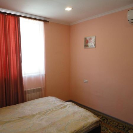 Like Home Guesthouse & Tours Erivan Exterior foto