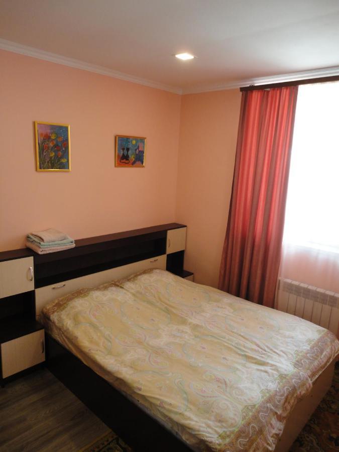 Like Home Guesthouse & Tours Erivan Exterior foto