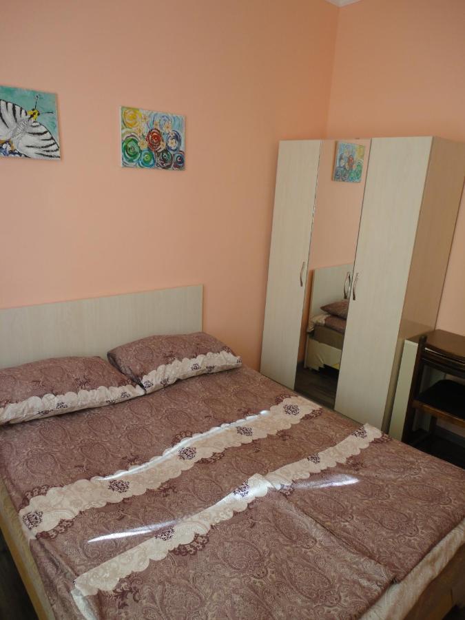 Like Home Guesthouse & Tours Erivan Exterior foto