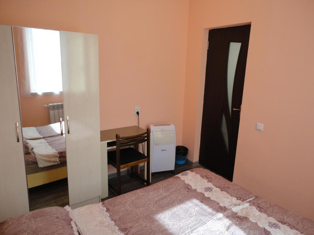 Like Home Guesthouse & Tours Erivan Exterior foto
