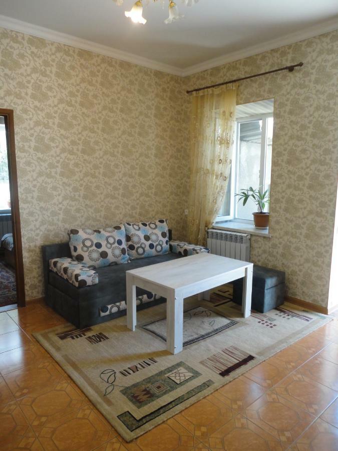 Like Home Guesthouse & Tours Erivan Exterior foto
